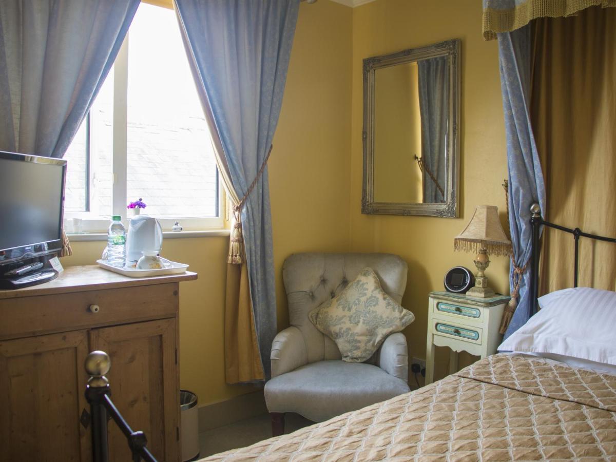 Albert & Victoria Guest House Истборн Екстериор снимка