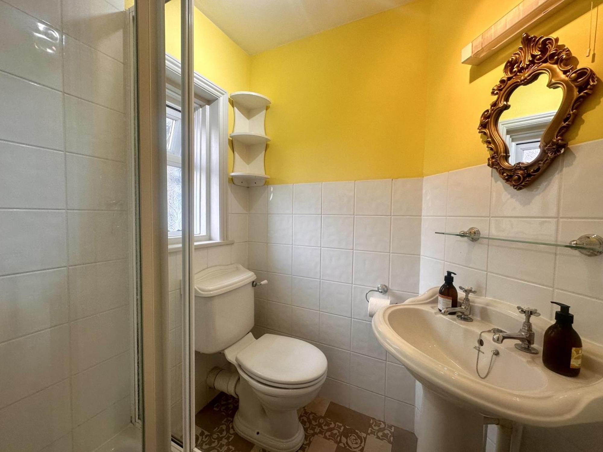 Albert & Victoria Guest House Истборн Стая снимка