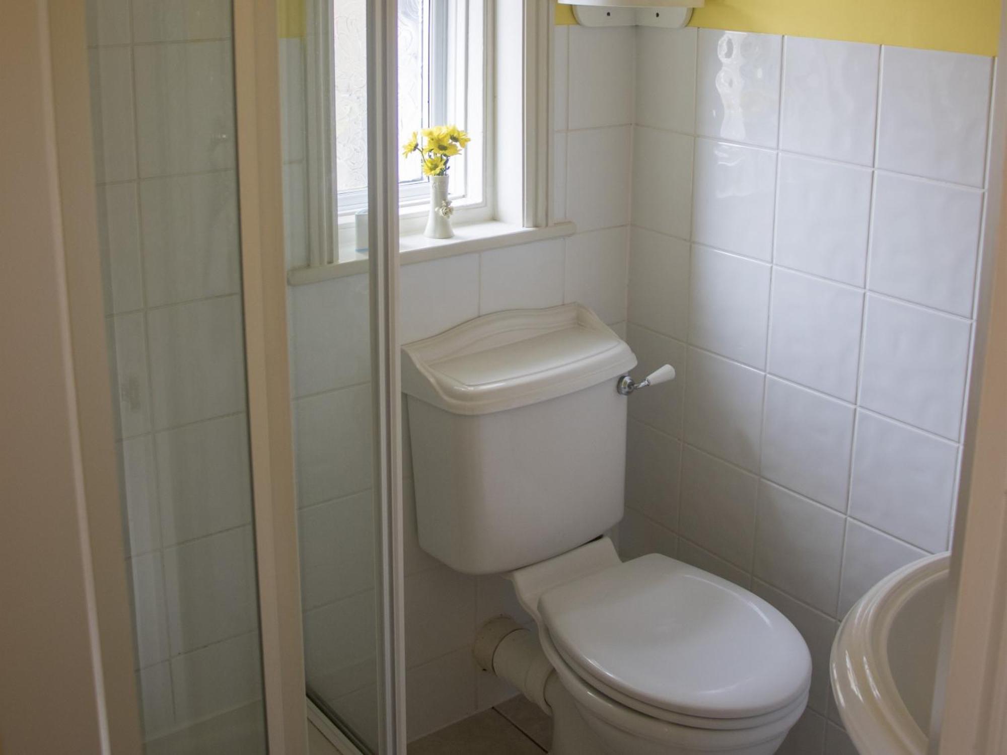 Albert & Victoria Guest House Истборн Екстериор снимка
