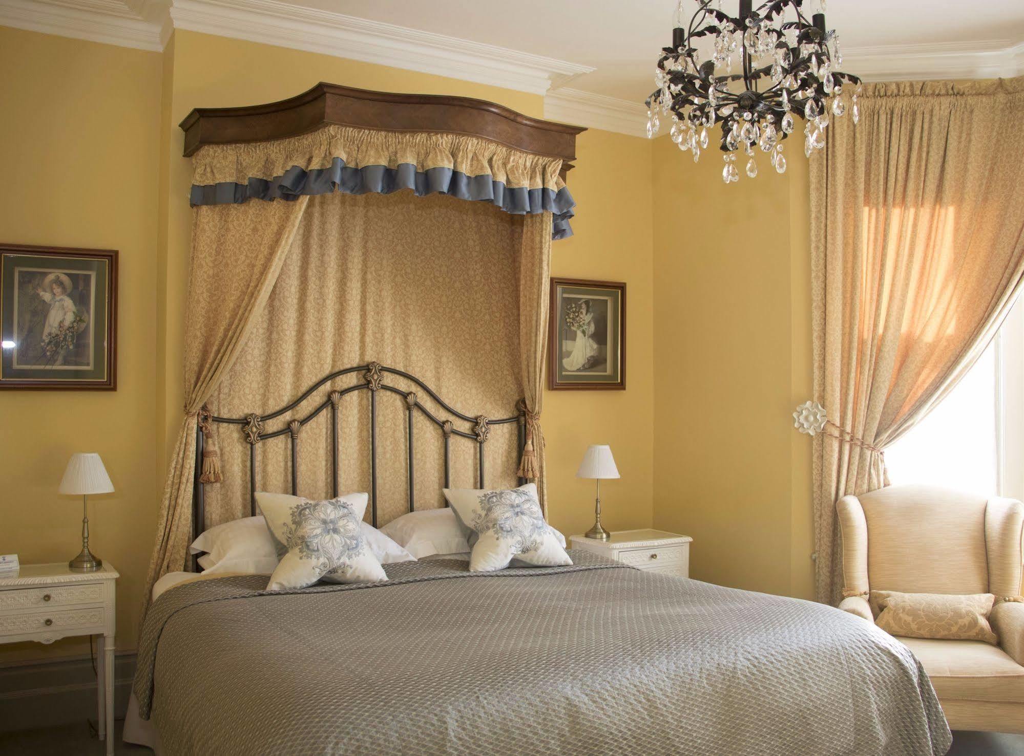 Albert & Victoria Guest House Истборн Екстериор снимка