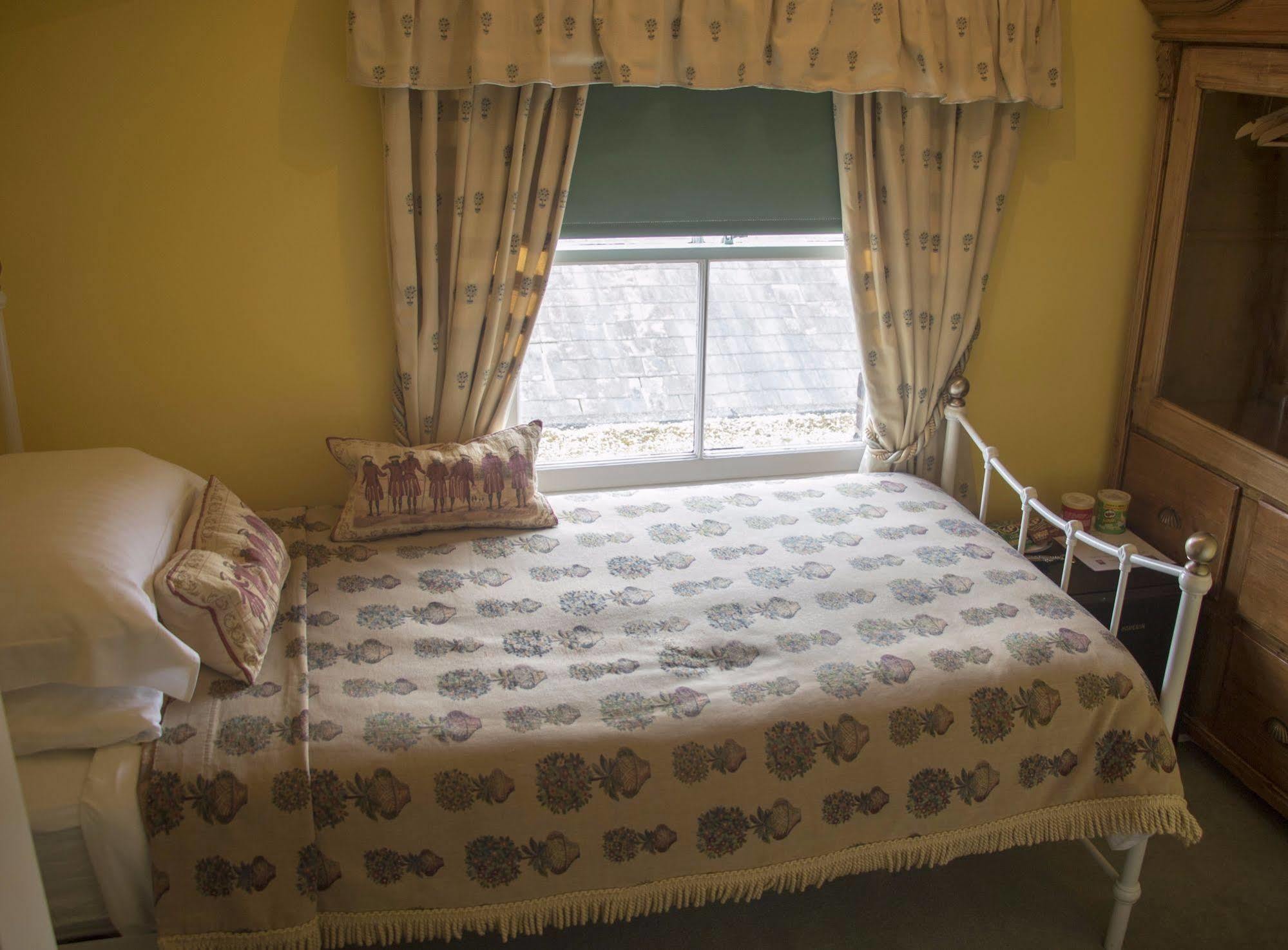 Albert & Victoria Guest House Истборн Екстериор снимка
