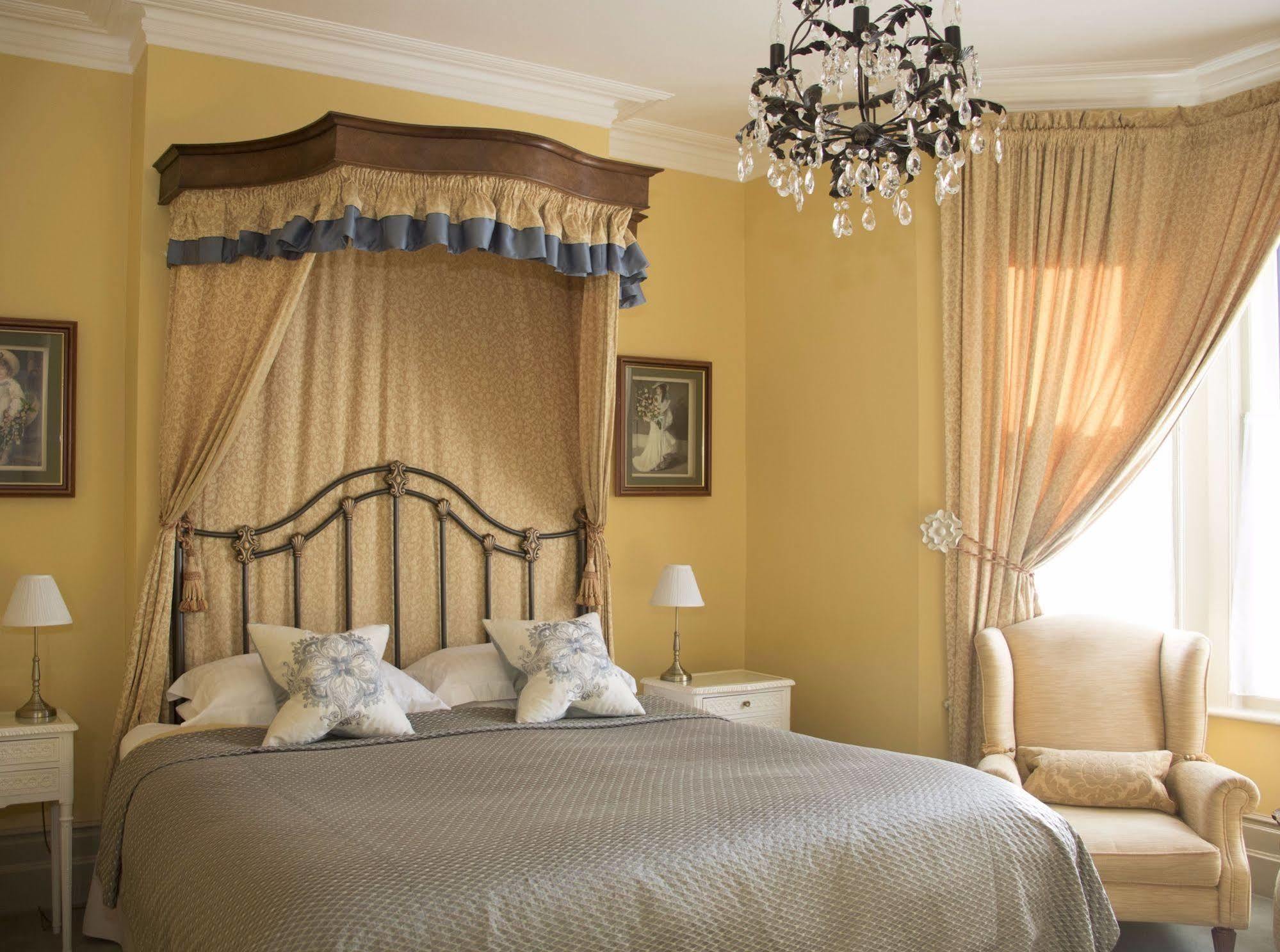 Albert & Victoria Guest House Истборн Екстериор снимка